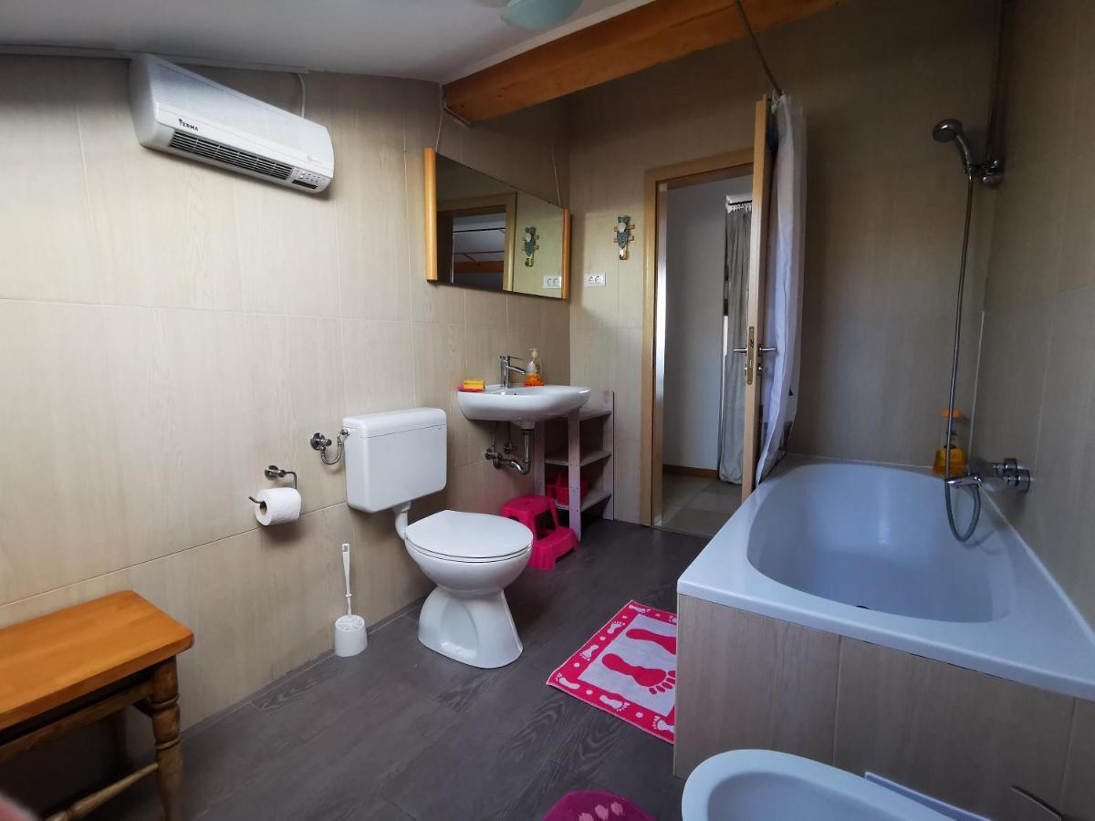 רייקה Anita Studio Apartment With Terrace מראה חיצוני תמונה