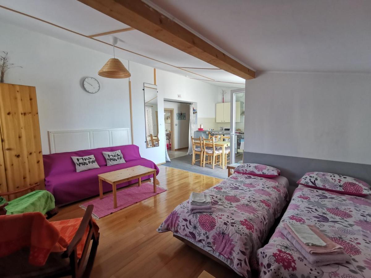 רייקה Anita Studio Apartment With Terrace מראה חיצוני תמונה